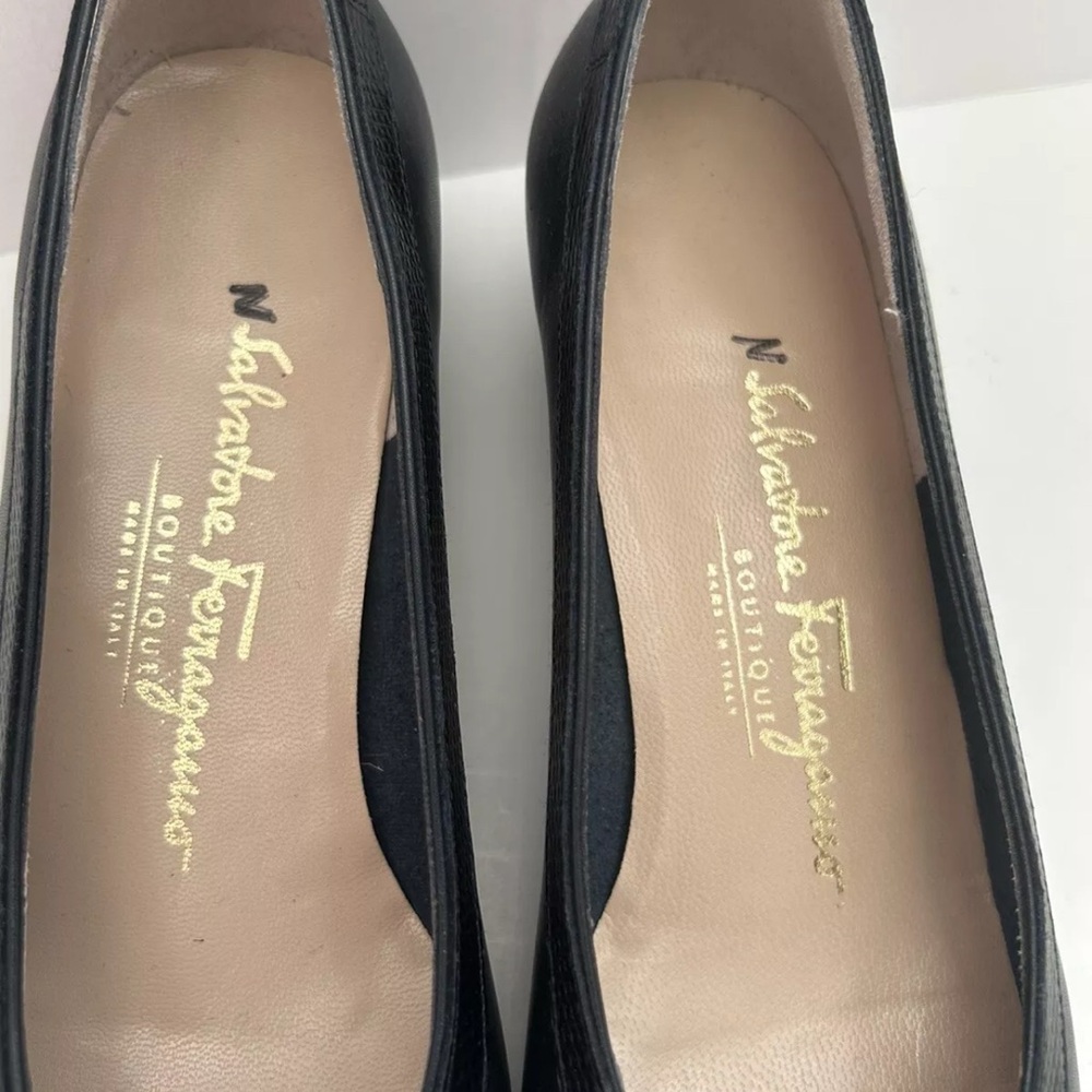 Salvatore Ferragamo Dark Navy Blue Leather Pumps Size 6 - Narrow - Picture 4 of 12